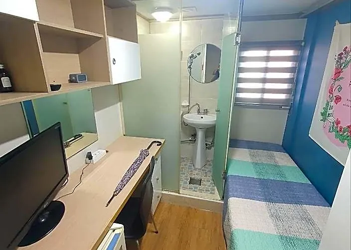 O2 Oneroomtel Shinonhyun Branch * Seul