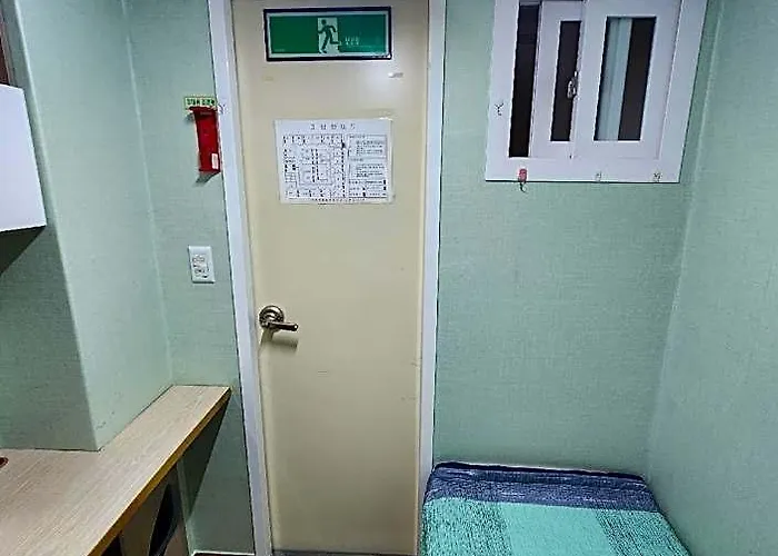 O2 Oneroomtel Shinonhyun Branch